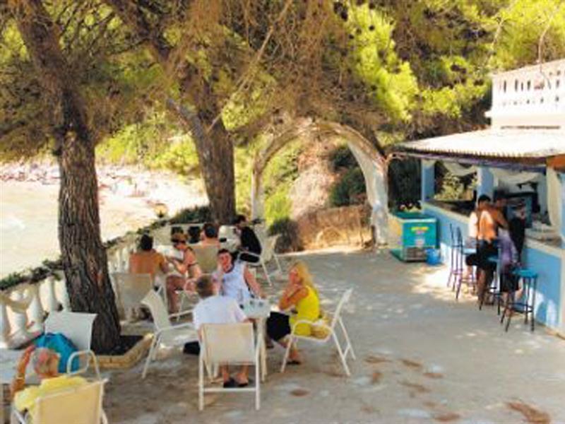 Golden View Resort Sinarades Kontogialos Eksteriør billede